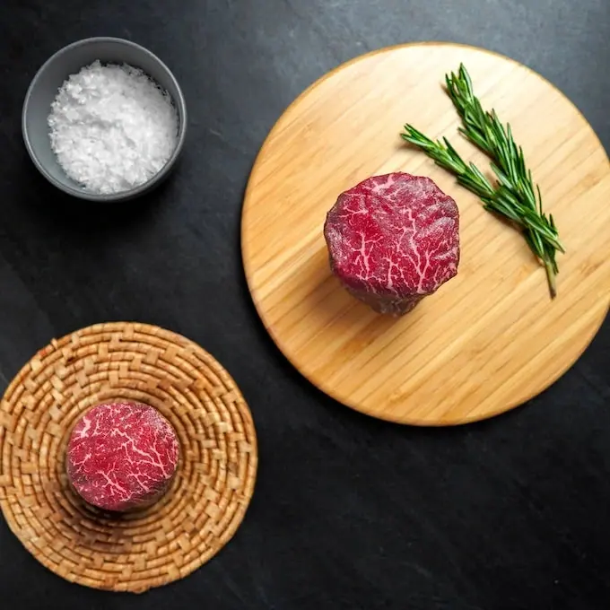 A gift-wrapped filet combo box